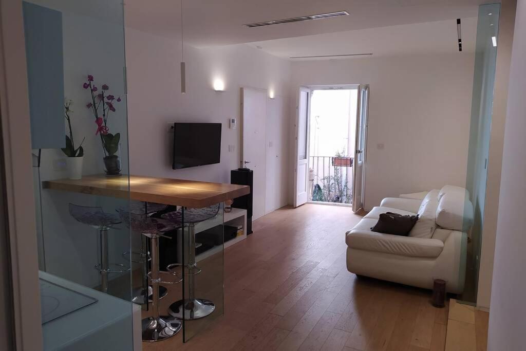 Casa Bianca - Luxury With Balcony In The City Centre Taormina Zewnętrze zdjęcie