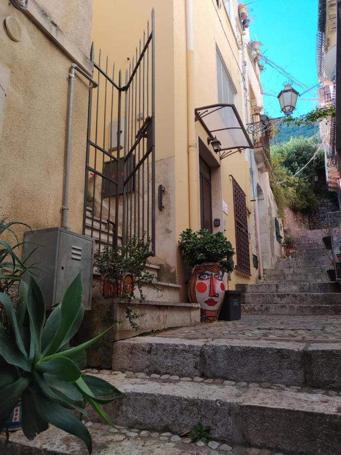 Casa Bianca - Luxury With Balcony In The City Centre Taormina Zewnętrze zdjęcie